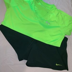 ❤️ 3/$20 Under Armor semi-fitted shirt